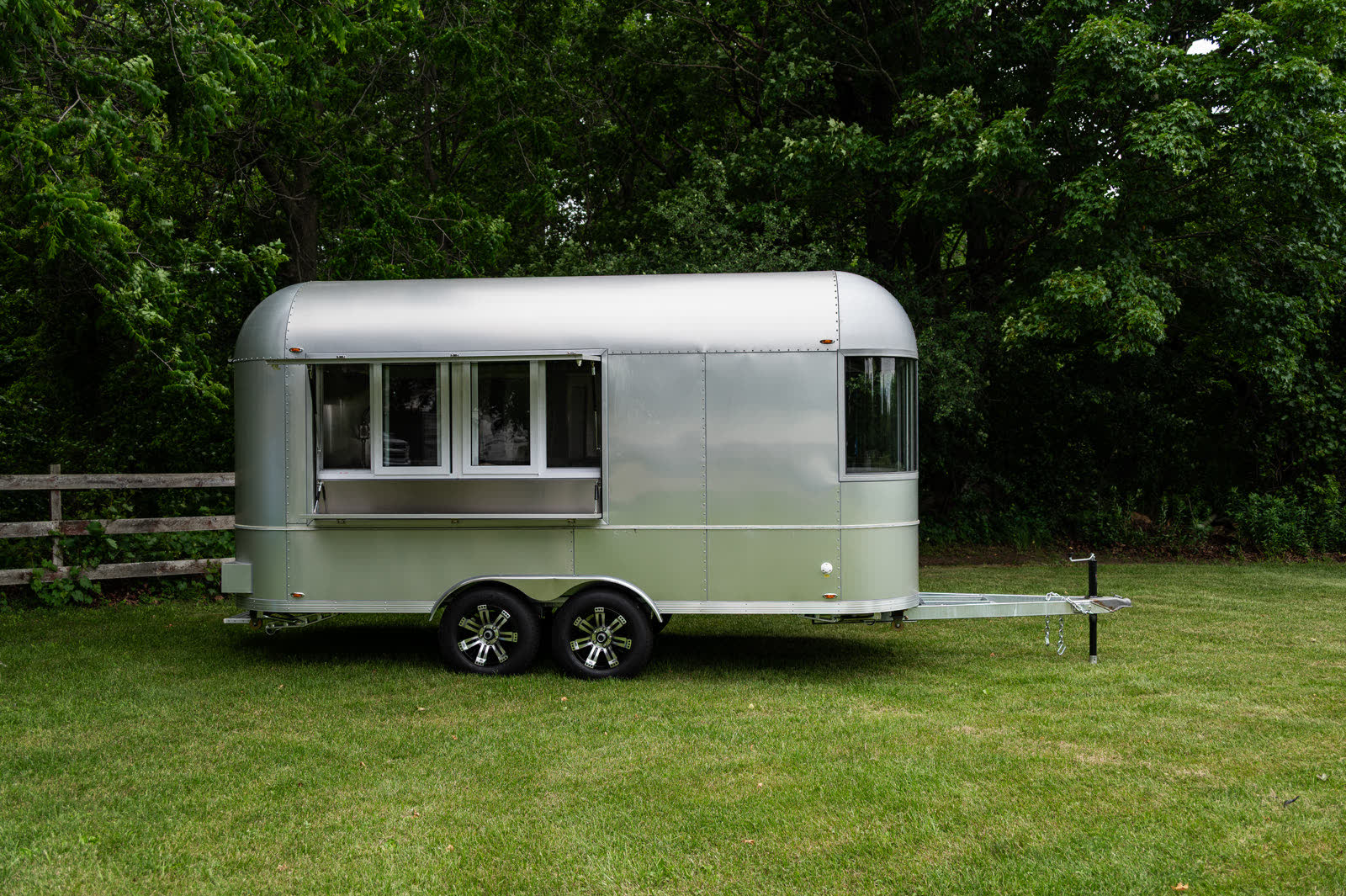 A14 food trailer exterior